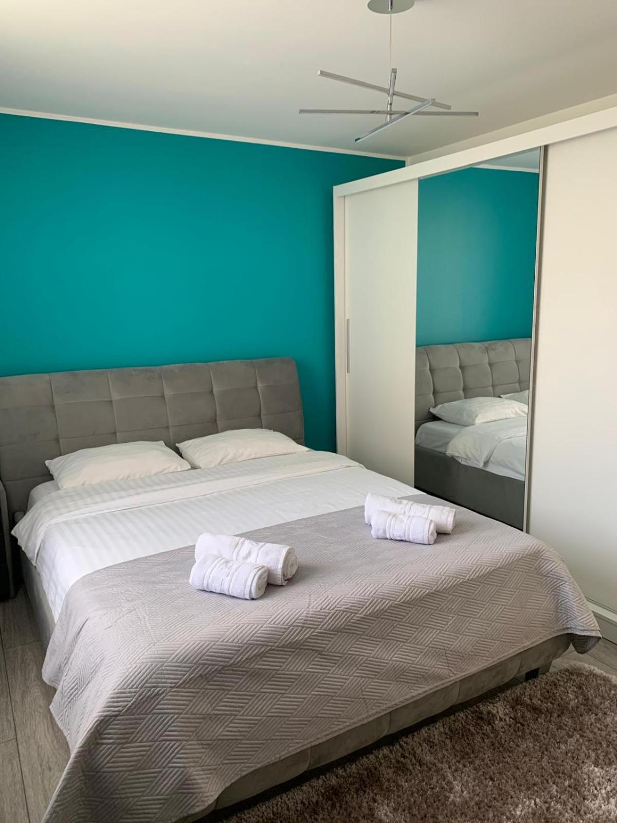 Rose Apartment Piatra Neamt Ngoại thất bức ảnh