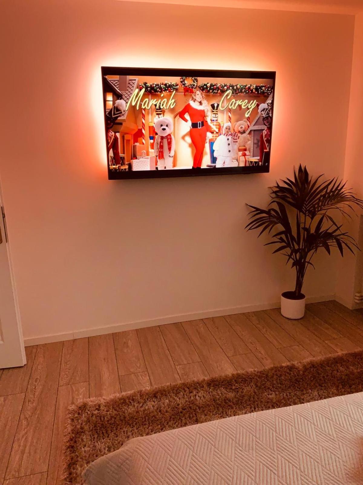 Rose Apartment Piatra Neamt Ngoại thất bức ảnh